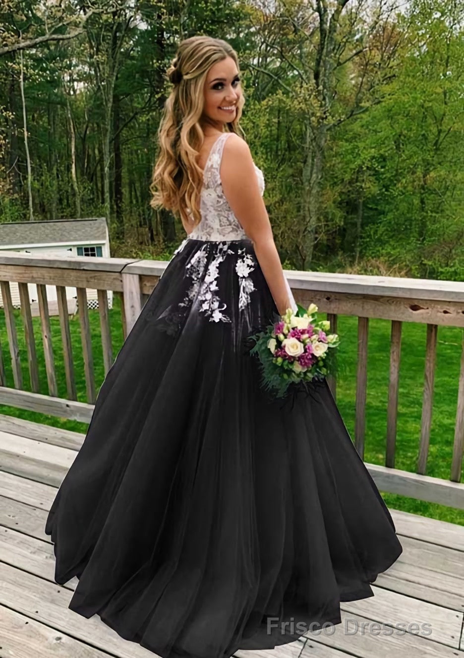 Princess V Neck Sweep Train Tulle Prom Dresses With Appliqued