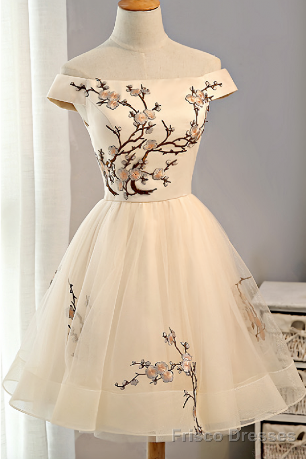 Cap Sleeves Embroidery Tulle Short A Line Prom Dresses Main image