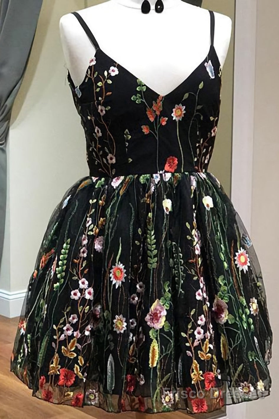 Unique Spaghetti Straps With Appliques Floral Short Prom Dresses Secondary image