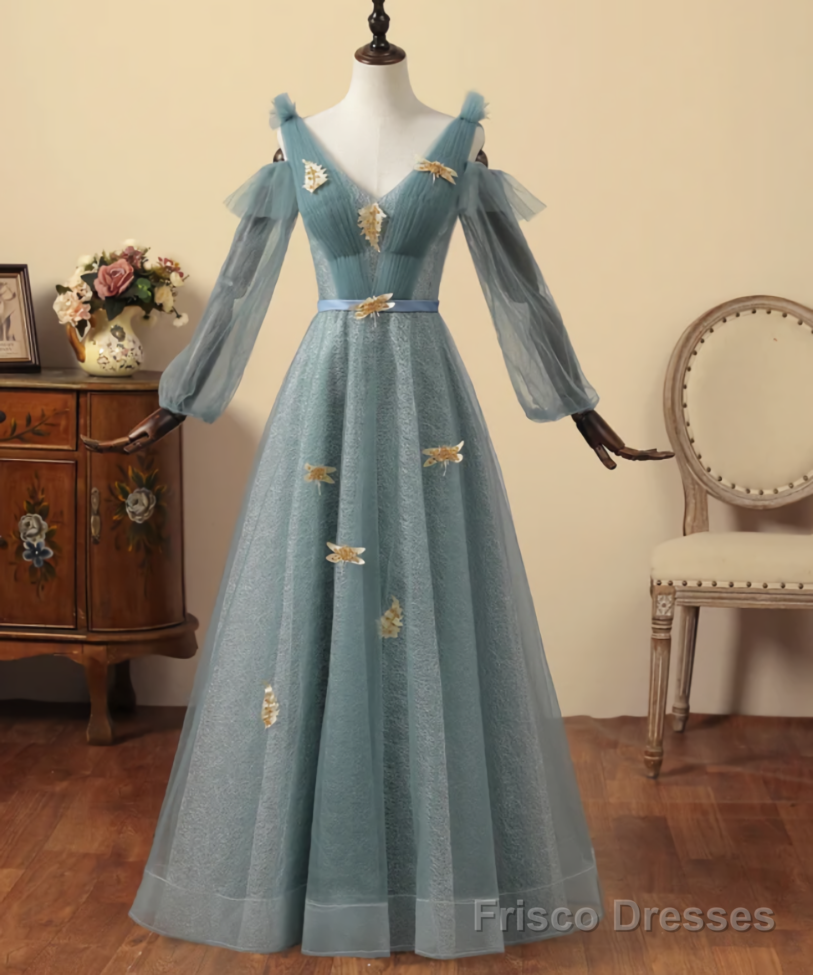 Appliques A-Line Tulle Long Bishop V-Ncek Evening Dresses