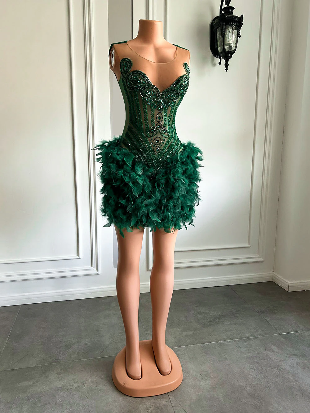 Real Luxury Black Girls Formal Occasion Birthday Party Dresses Emerald Green Feather Women Short Prom Dress Secondary image