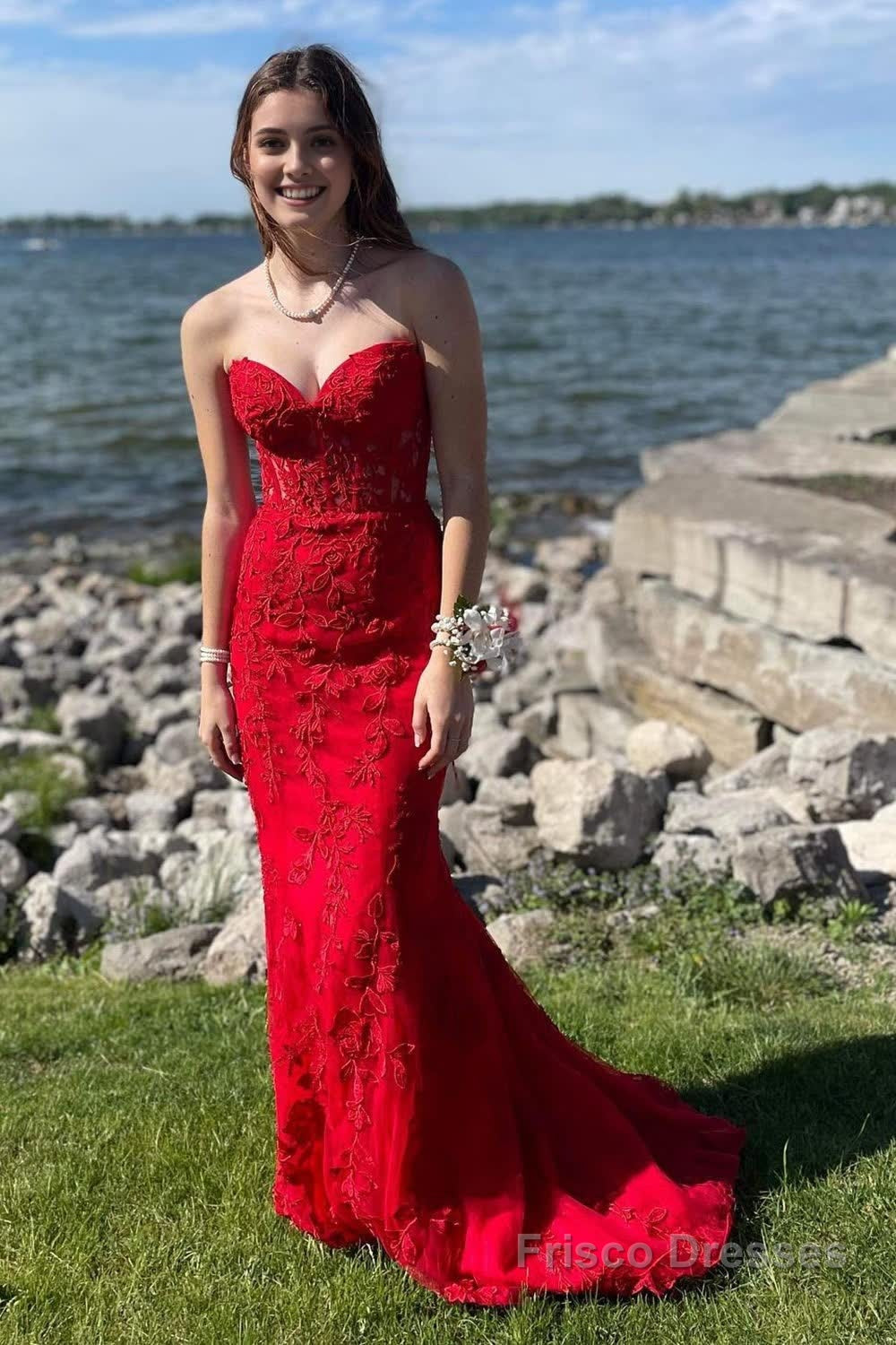Red Sweetheart Lace-Up Long Mermaid Prom Dress with Appliques Main image