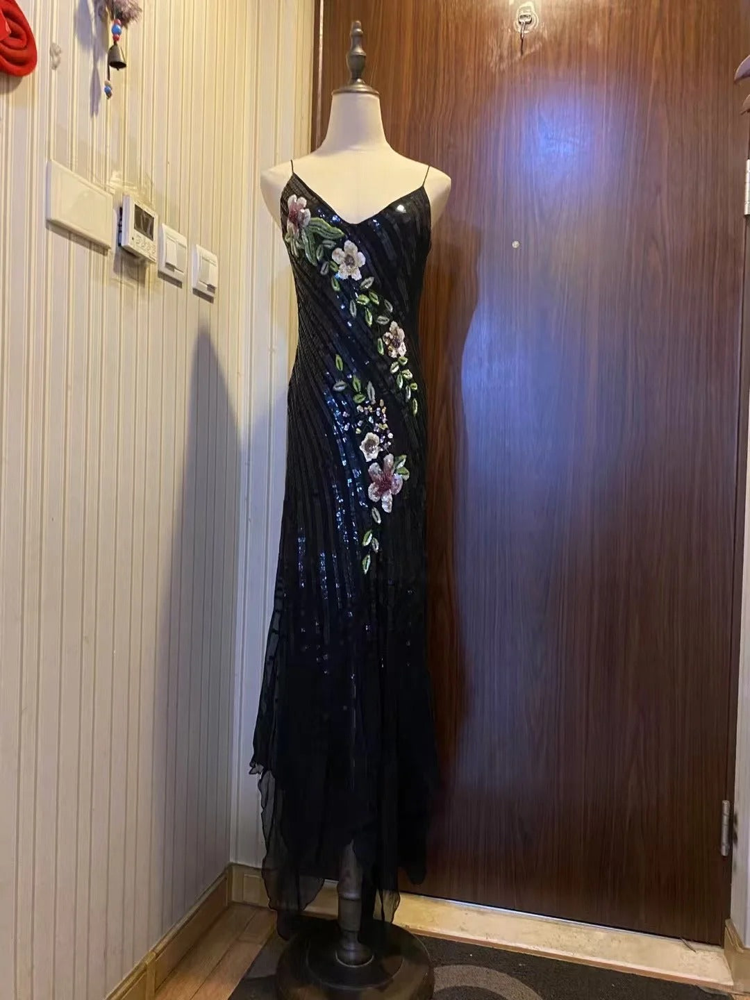 Retro Black Mermaid Deep V Halter Sequined Long Prom Dress Evening Dress Secondary image