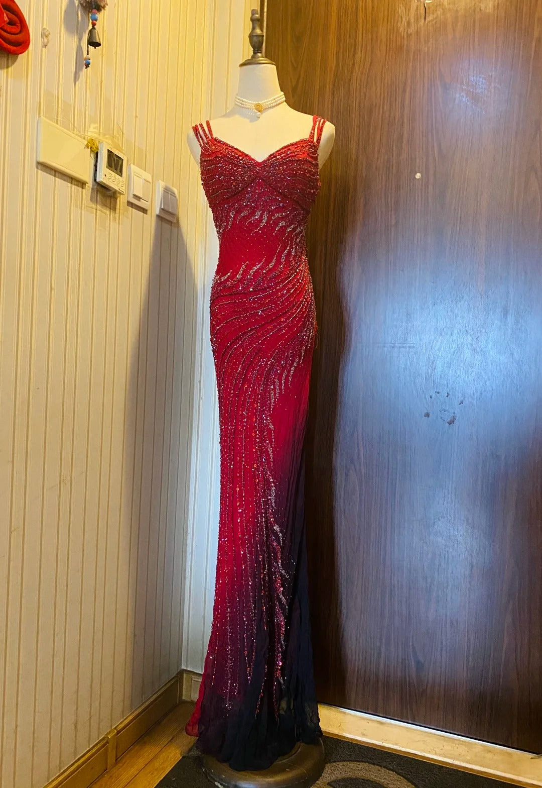 Retro Red And Black Gradient Mermaid V-Neck Halter Top Beaded Chiffon Long Prom Dress Evening Dress