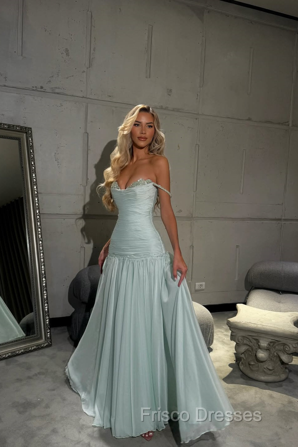 Romantic Off-The-Shoulder Chiffon Sleeveless Prom Dresses Beads Pleats With Zipper