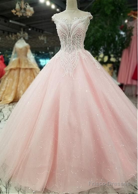 Romantic Tulle Bateau Neckline A-Line Wedding Dress With Lace Appliques Main image