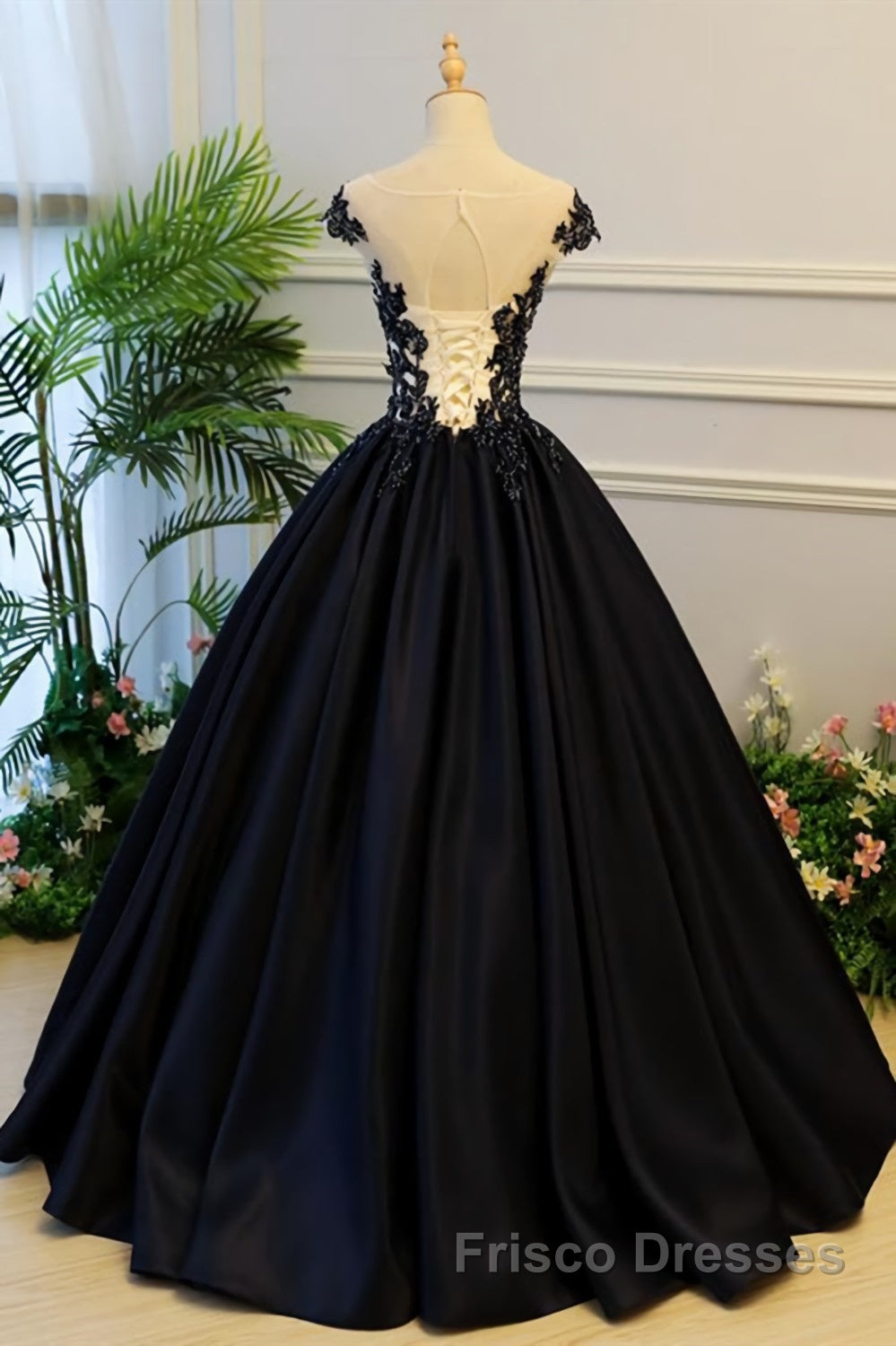 Round Neck Black Lace Floral Long Formal Prom Dresses, Black Lace Formal Dresses with Appliques, Black Evening Dresses Secondary image