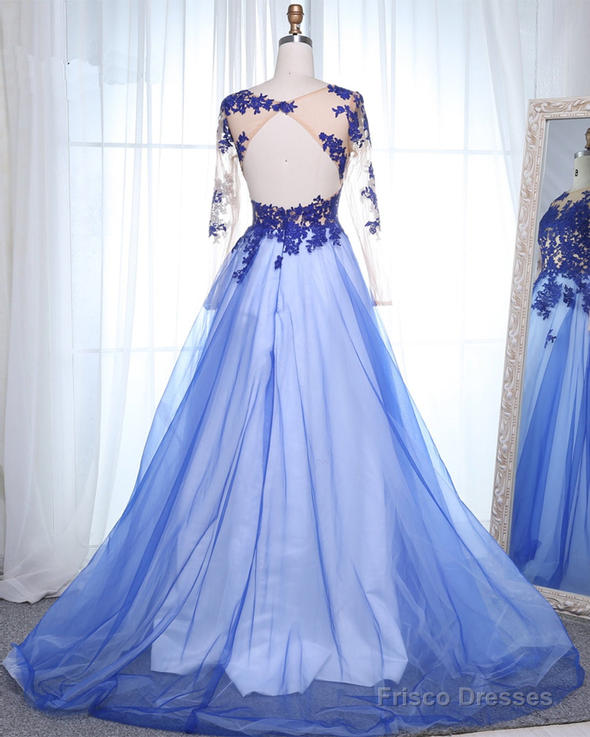 Scoop Neck Long Sleeves  Appliques Lace Prom Dresses
