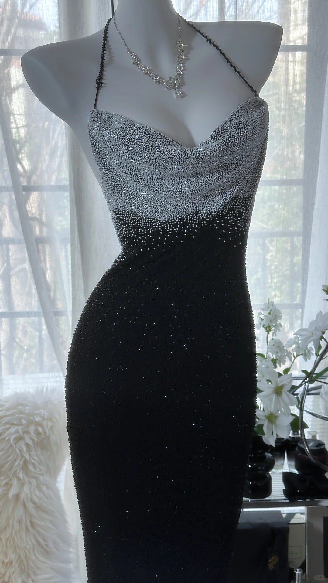 Sexy Halter Neck Backless Beaded Chiffon Black Mermaid Evening Gown Prom Dress