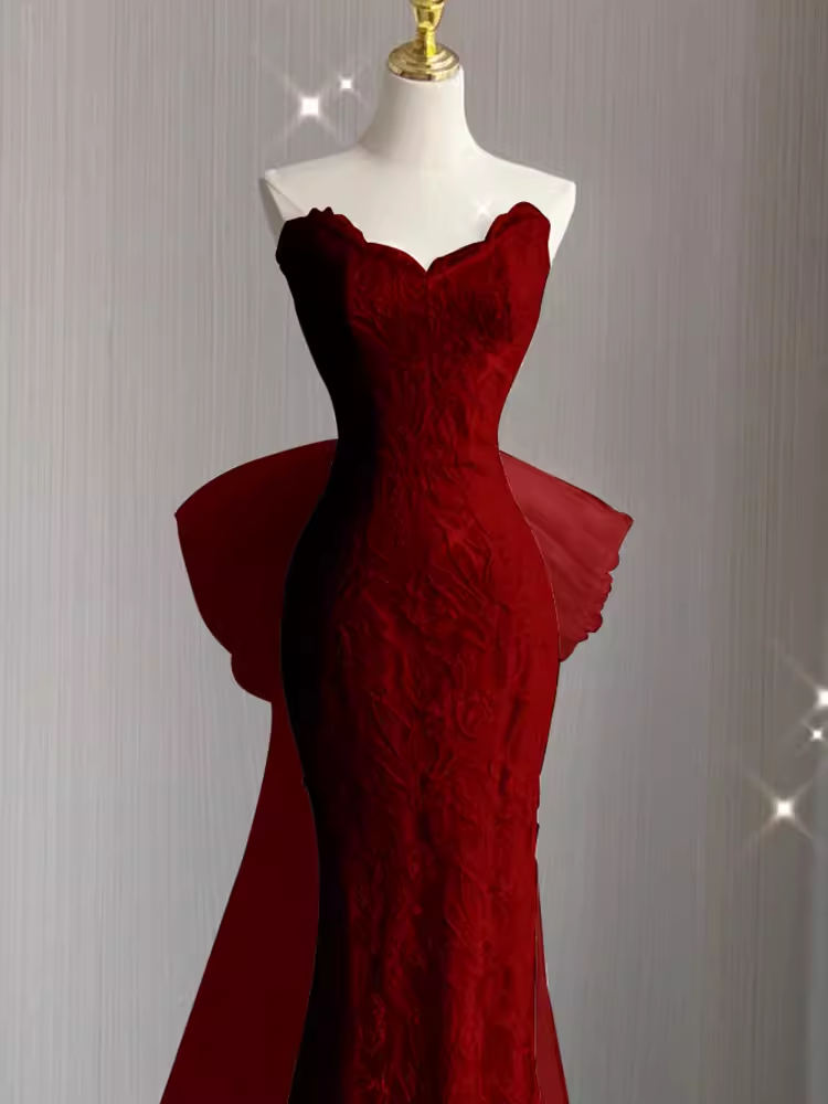 Sexy Mermaid Strapless Red Lace Long Prom Dress Secondary image