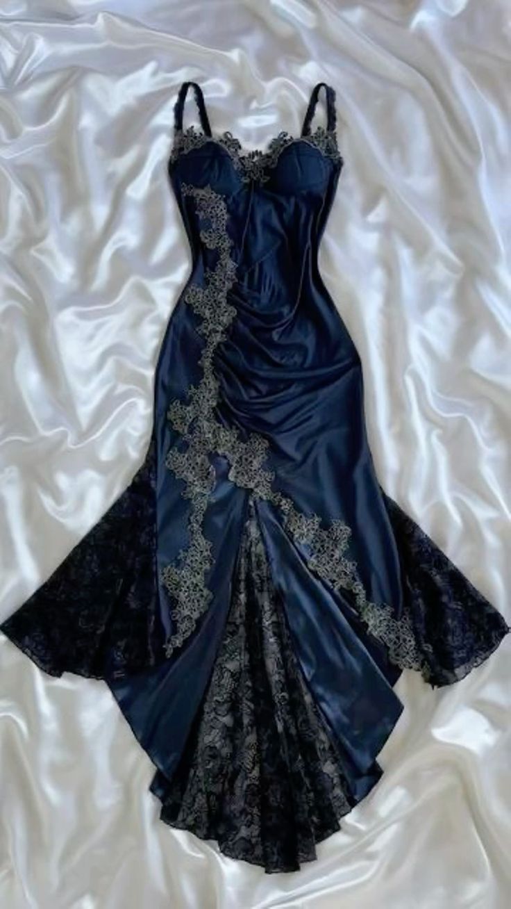 Sexy Mermaid Spaghetti Straps Lace Prom Dress Party Dress Main image