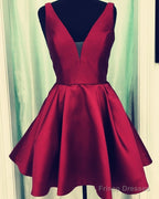 Sexy Plunge V-Neck Satin Homecoming Dresses Short Cocktail Party Gowns