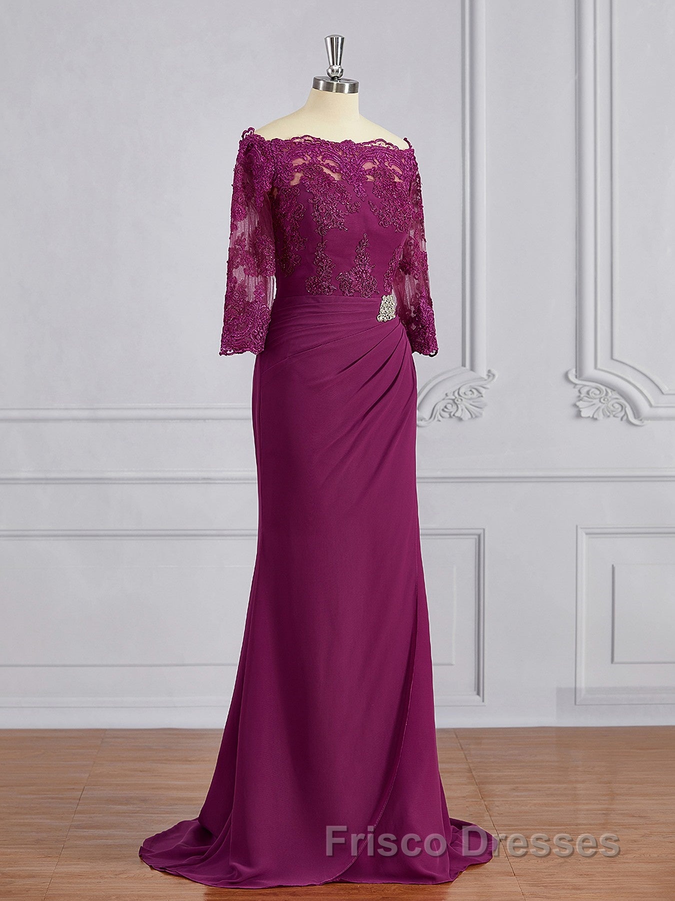 Sheath/Column Off-the-Shoulder Sweep Train Mother of the Bride Dress With Appliques Lace