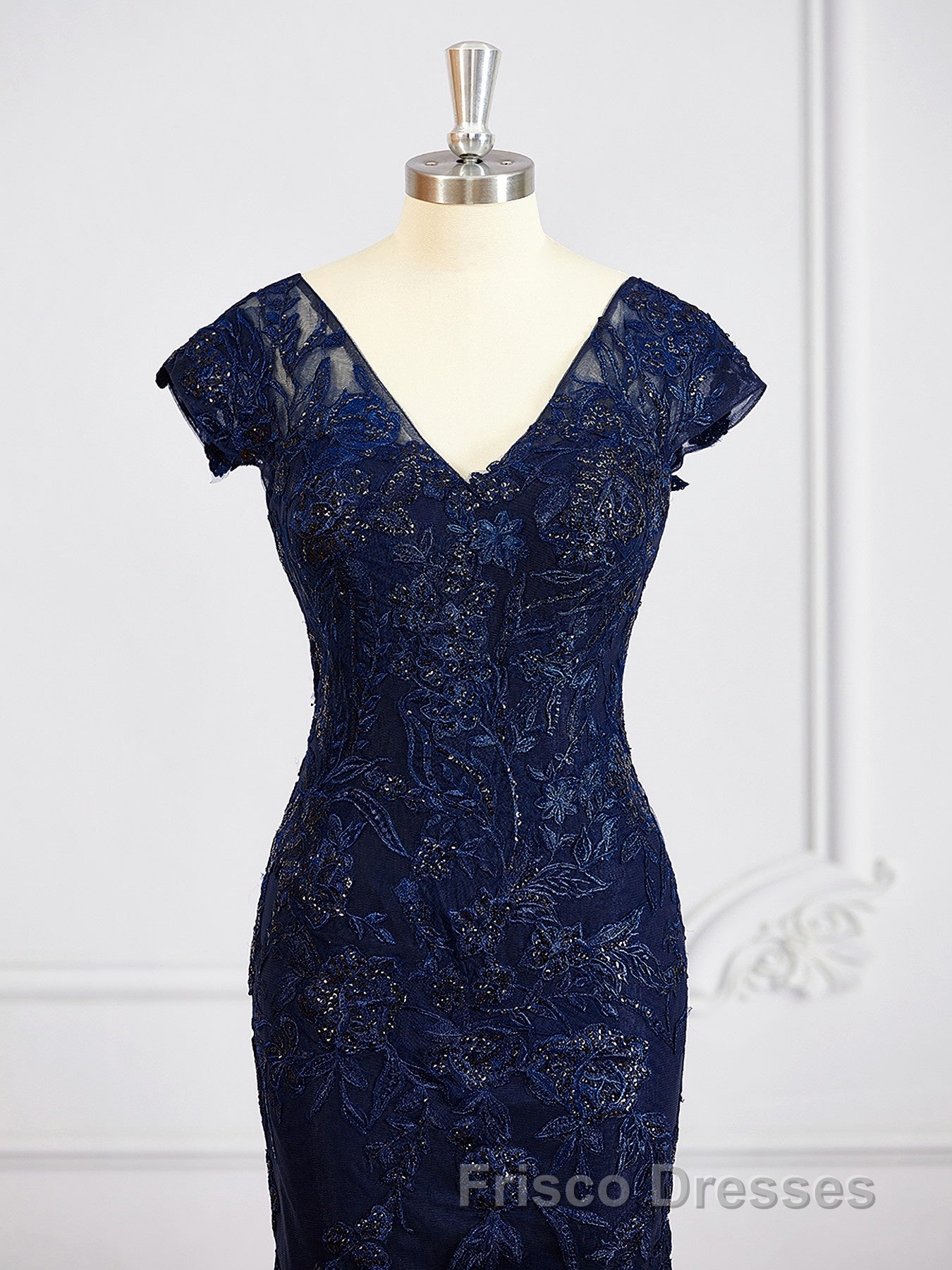 Sheath/Column V-neck Floor-Length Tulle Mother of the Bride Dress With Appliques Lace Secondary image