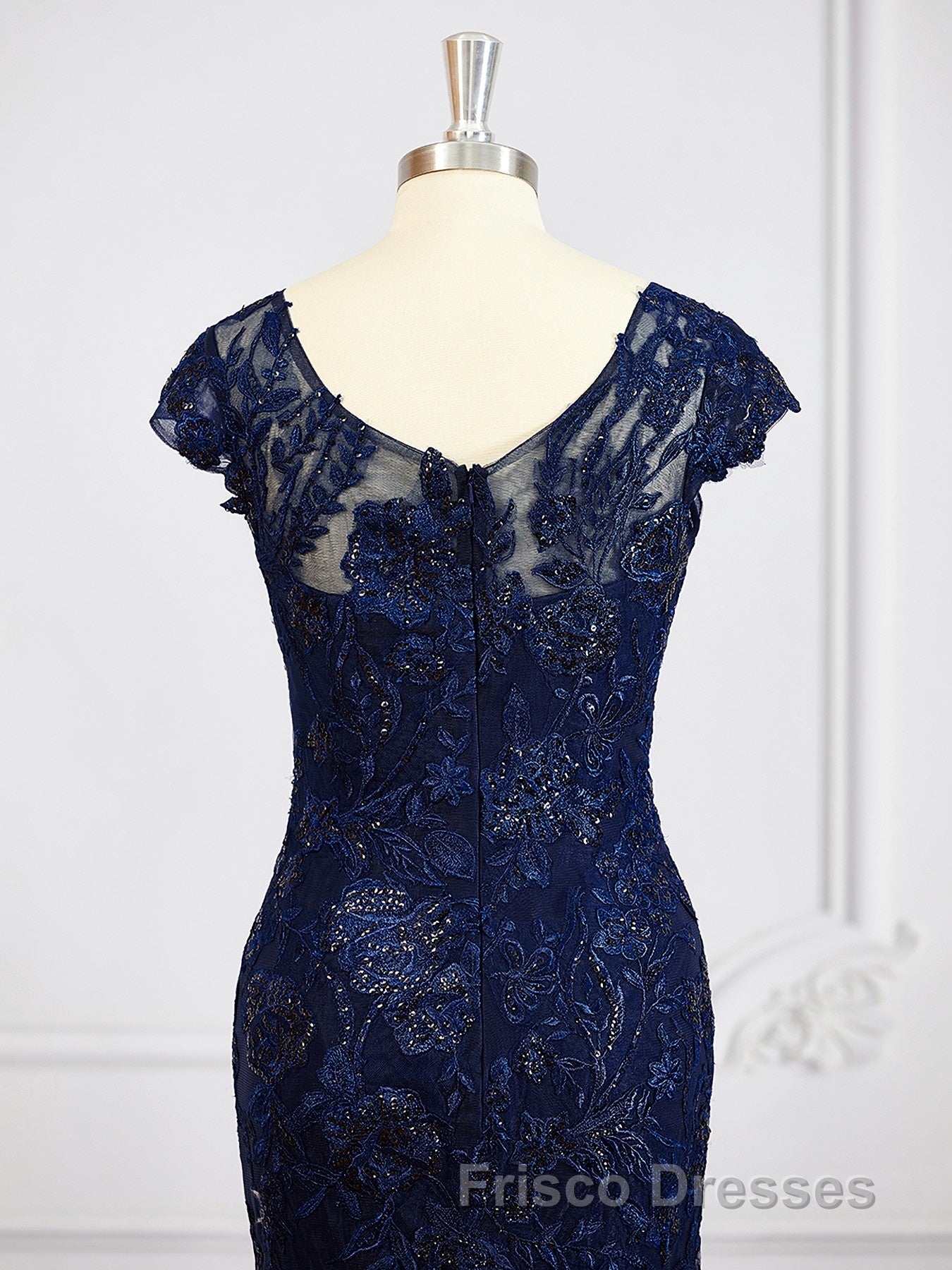 Sheath/Column V-neck Floor-Length Tulle Mother of the Bride Dress With Appliques Lace