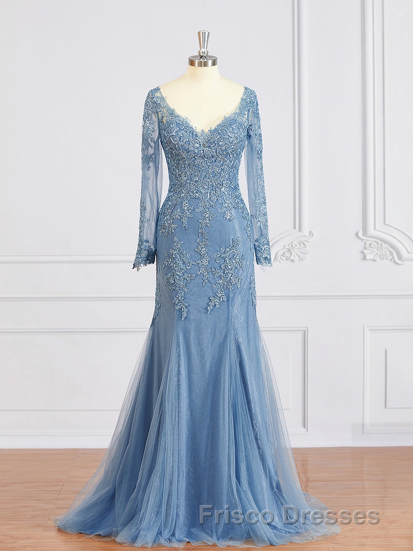 Sheath/Column V-neck Sweep Train Tulle Mother of the Bride Dress With Appliques Lace