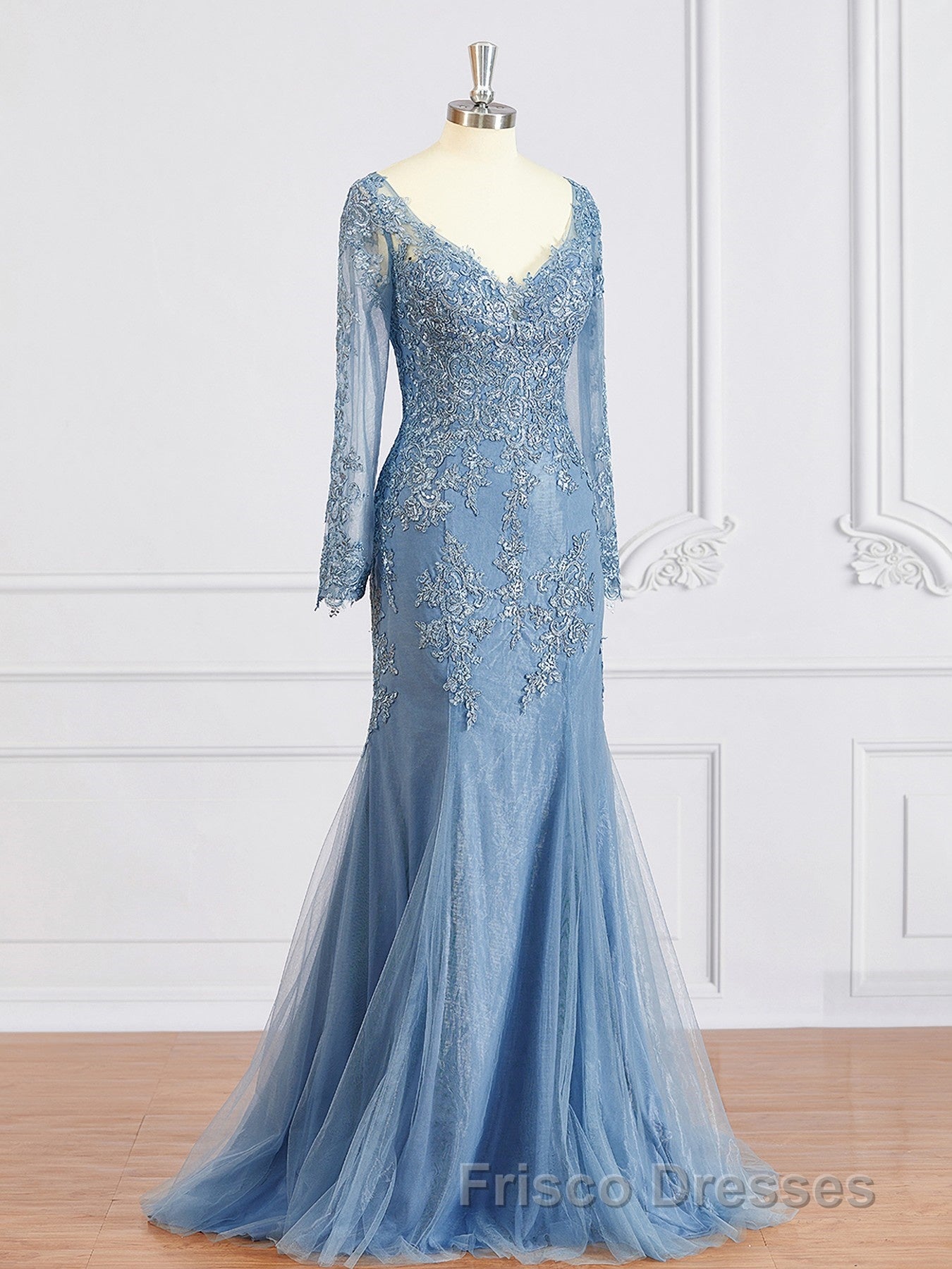 Sheath/Column V-neck Sweep Train Tulle Mother of the Bride Dress With Appliques Lace