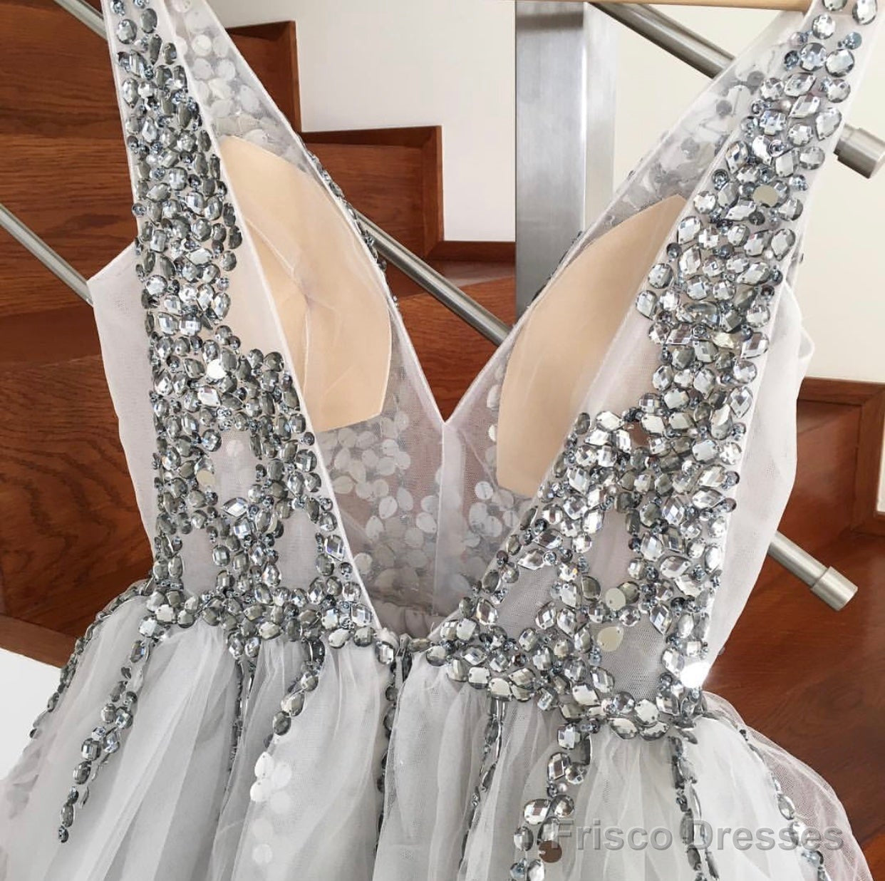 Short Crystal Beaded Tulle V-Neck Prom Homecoming Dresses