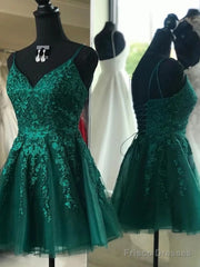Short Lace Emerald Green Homecoming Dress