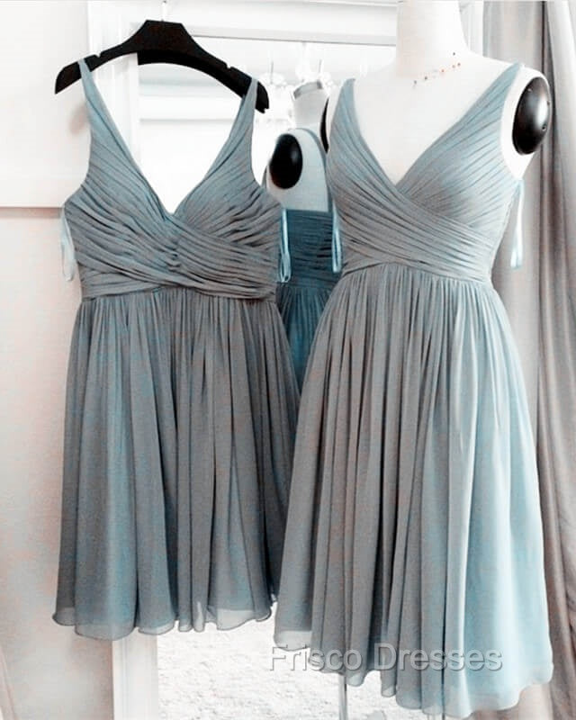 Short Pleated V-Neck Chiffon Bridesmaid Dress Secondary image