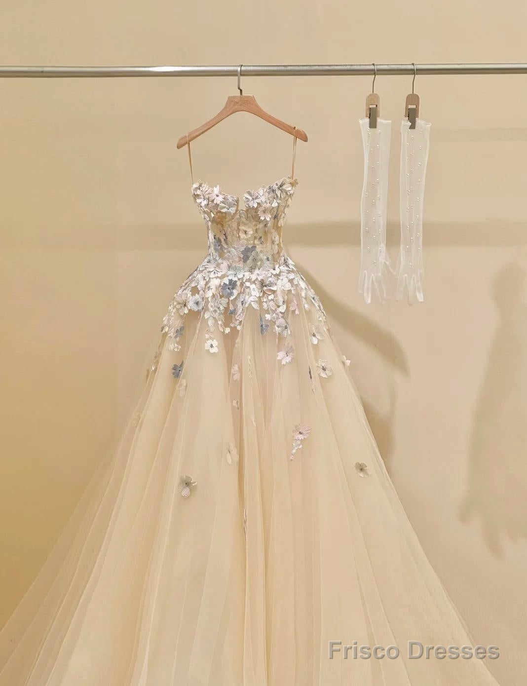 Simple Champagne A-Line Spaghetti Straps Tulle Applique Long Prom Dress Sweet Wedding Dress Main image