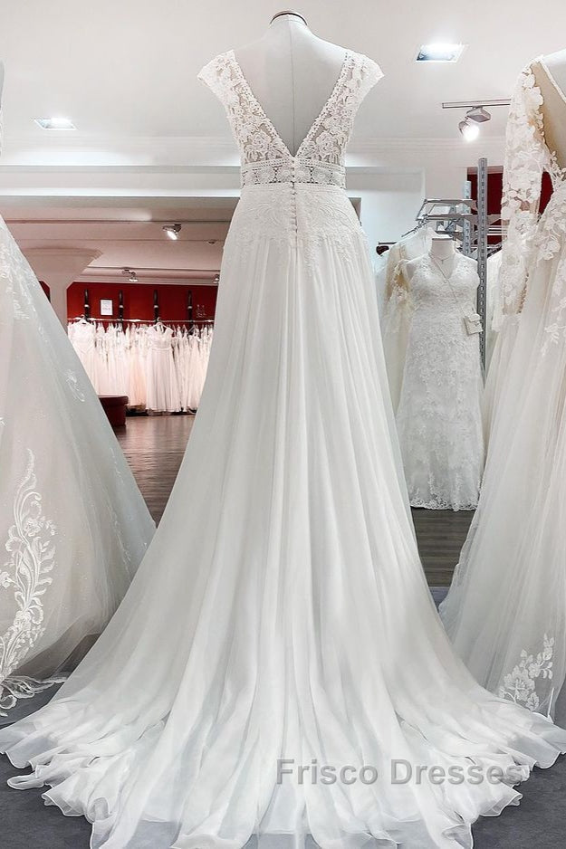 Simple Long A-line V-neck Tulle Appliques Lace Wedding Dress