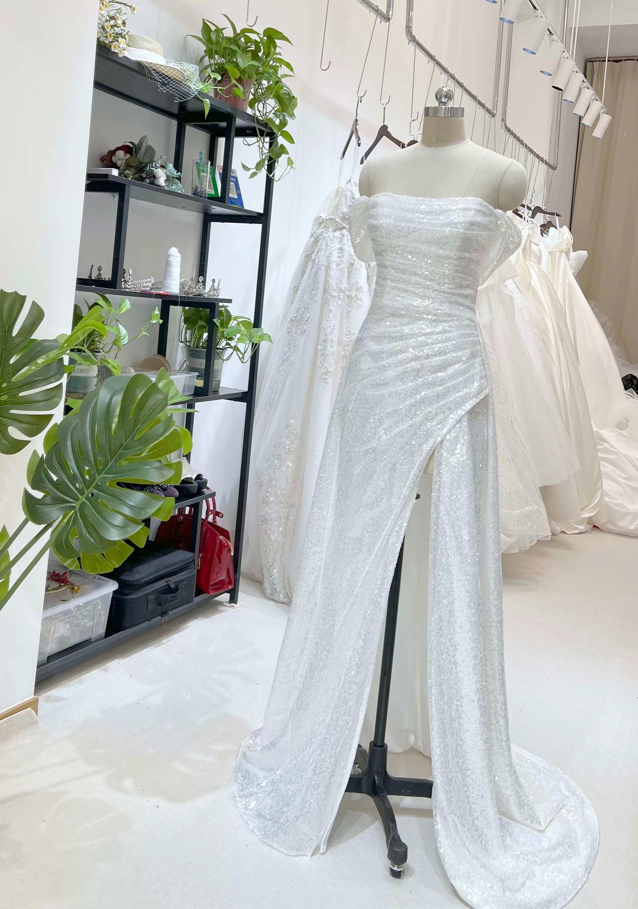 Simple Mermaid Strapless Floor Length Sleeveless Sequin Prom Dress