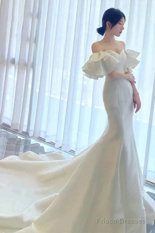 Simple Sweetheart Ruffles Mermid Satin Wedding Dress Main image