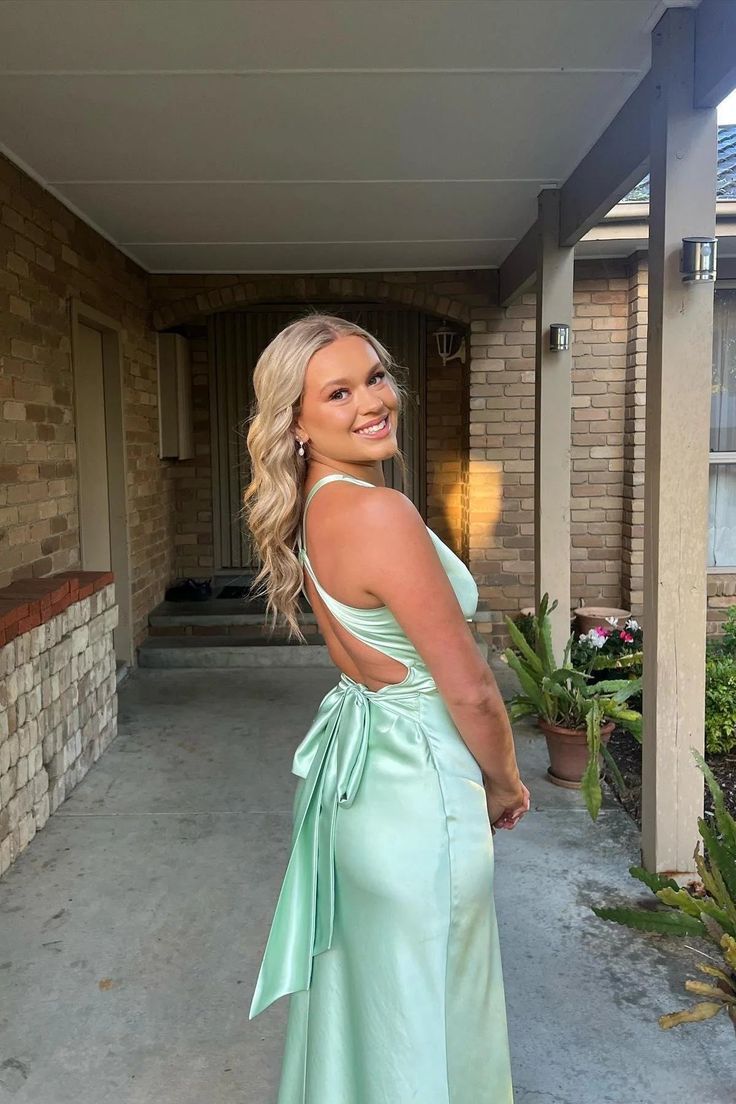Simple Yellow A-Line Long Prom Dress For Party&Guest-V Neck Satin Beautiful Backless Formal Evening Dress