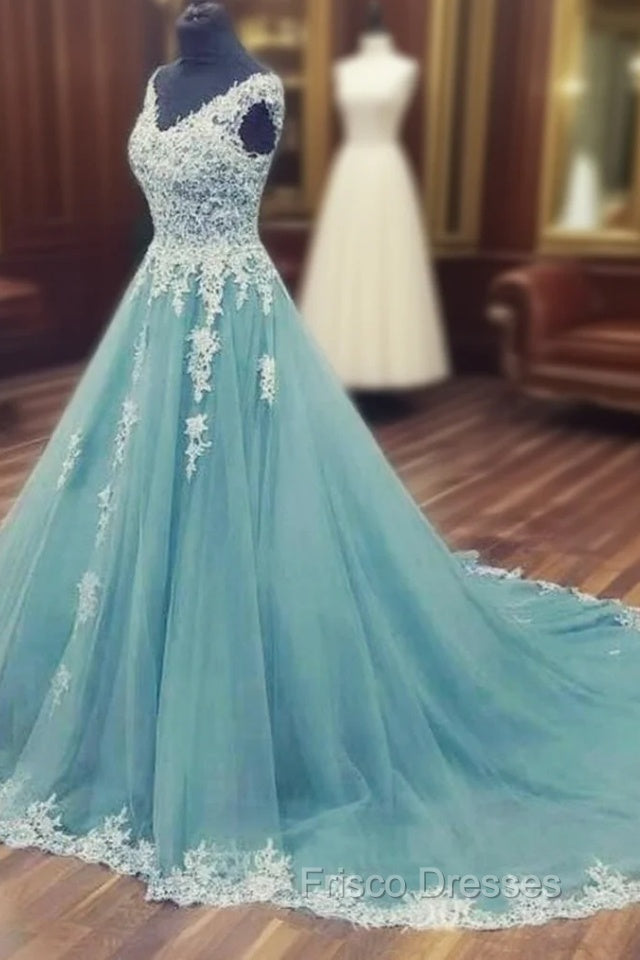 Sleeveless V Neck Chapel Train A-line/Princess Tulle Formal Prom Dress With Hem Appliqued Lace Main image