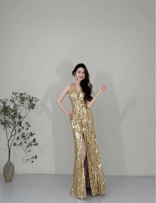 Sparkling Yellow Mermaid Deep V Halter Neck Slit Sequined Long Prom Dress Evening Dress Secondary image