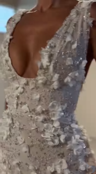 Sparkly Sheath V Neck White Feathers Beaded Wedding Dress Short Bridal Frisco Dresses Sparkly Sheath V Neck White Feathers Beaded Wedding Dress Short Bridal Frisco Dresses