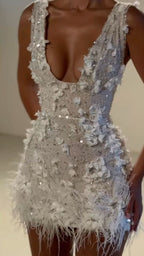 Sparkly Sheath V Neck White Feathers Beaded Wedding Dress Short Bridal Gown Wedding Dresses