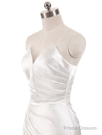 Stunning Ivory Wedding Dresses Strapless Mermaid Evening Dresses V Neck Sleeveless Split Beach Bridal Gown With Court Train