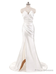 Stunning Ivory Wedding Dresses Strapless Mermaid Evening Dresses V Neck Sleeveless Split Beach Bridal Gown With Court Train