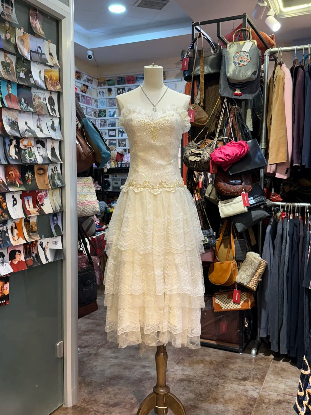 Sweet Ivory Heart-Shaped Neckline Embroidered Layered Lace Prom Dress Evening Dress Main image