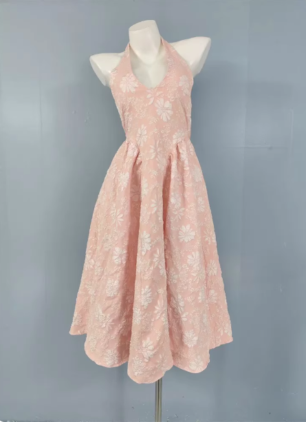 Sweet Pink A-Line Halter V-Neck Jacquard Prom Dress Main image