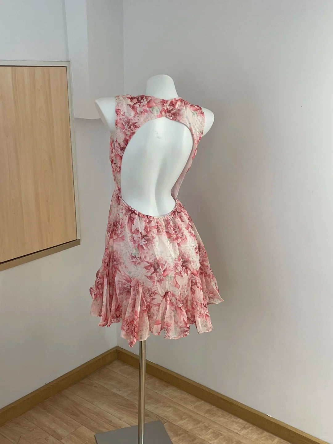 Sweet Pink Floral Backless Multi-Layered Pleated Chiffon Homecoming Dress Secondary image