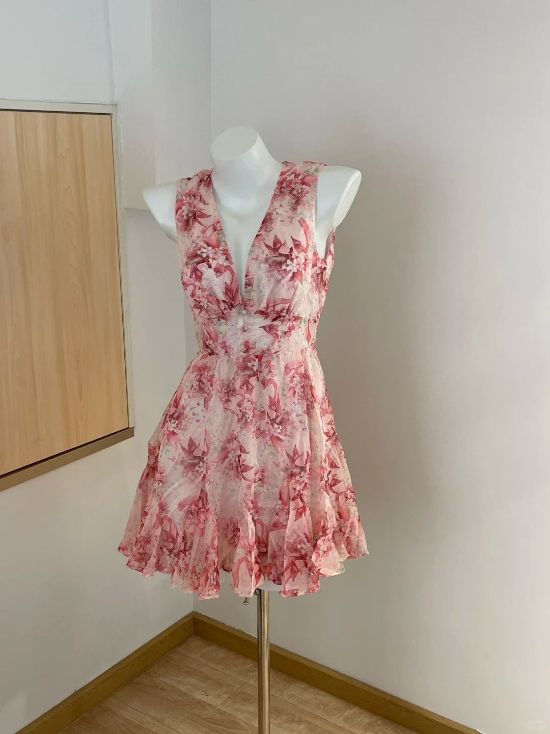 Sweet Pink Floral Backless Multi-Layered Pleated Chiffon Homecoming Dress Main image
