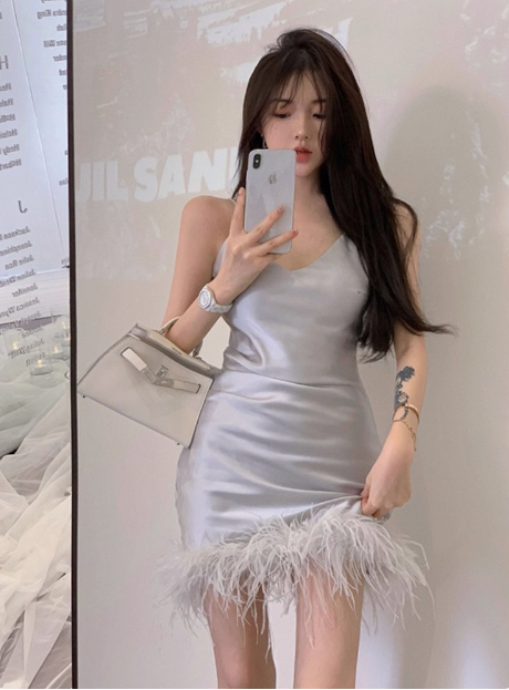 Sweet Strapless V-Neck Satin Feather 17Th Birthday Homecoming Dress Secondary image