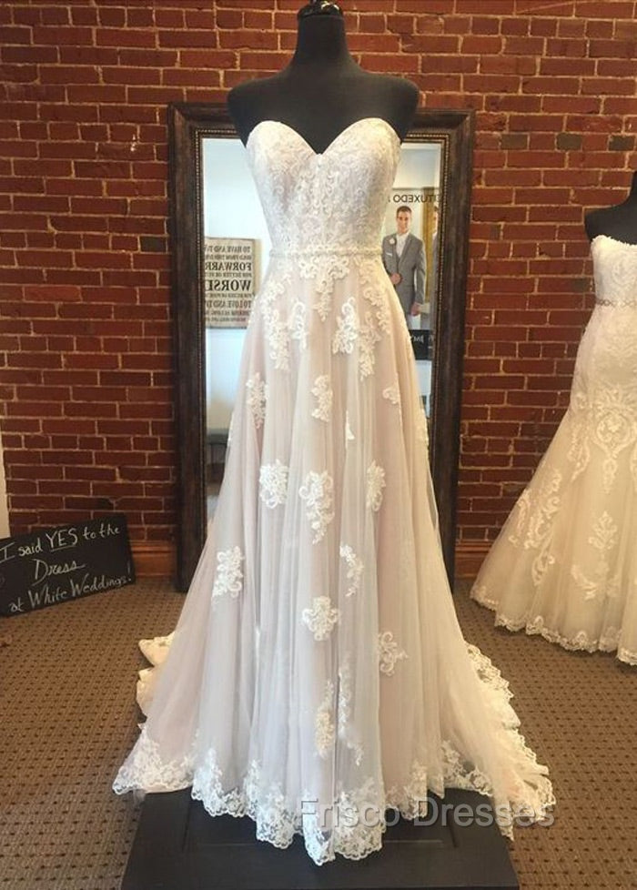 Sweetheart Floor-Length Appliques Lace Wedding Dress Secondary image