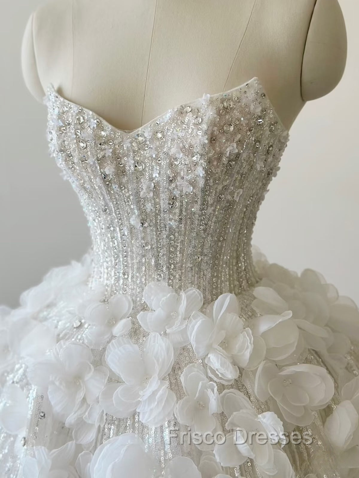 Timeless Ball Gown Sweetheart Sequin Floral White Wedding Dress Brides Dress