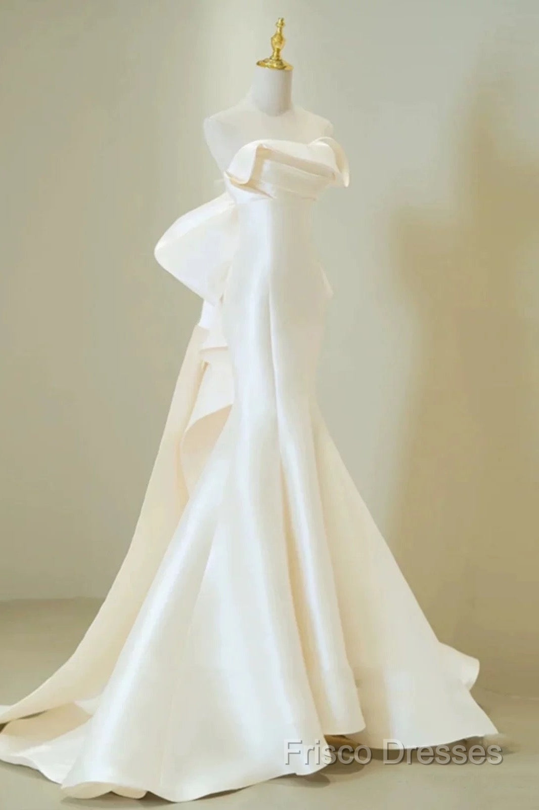 Timeless Mermaid Sweetheart White Satin Wedding Dress