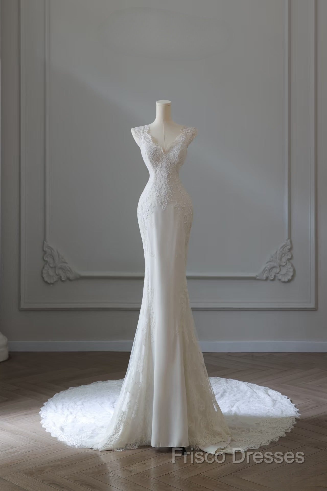 Timeless Mermaid V Neckline White Lace Wedding Dress Bridal Dress