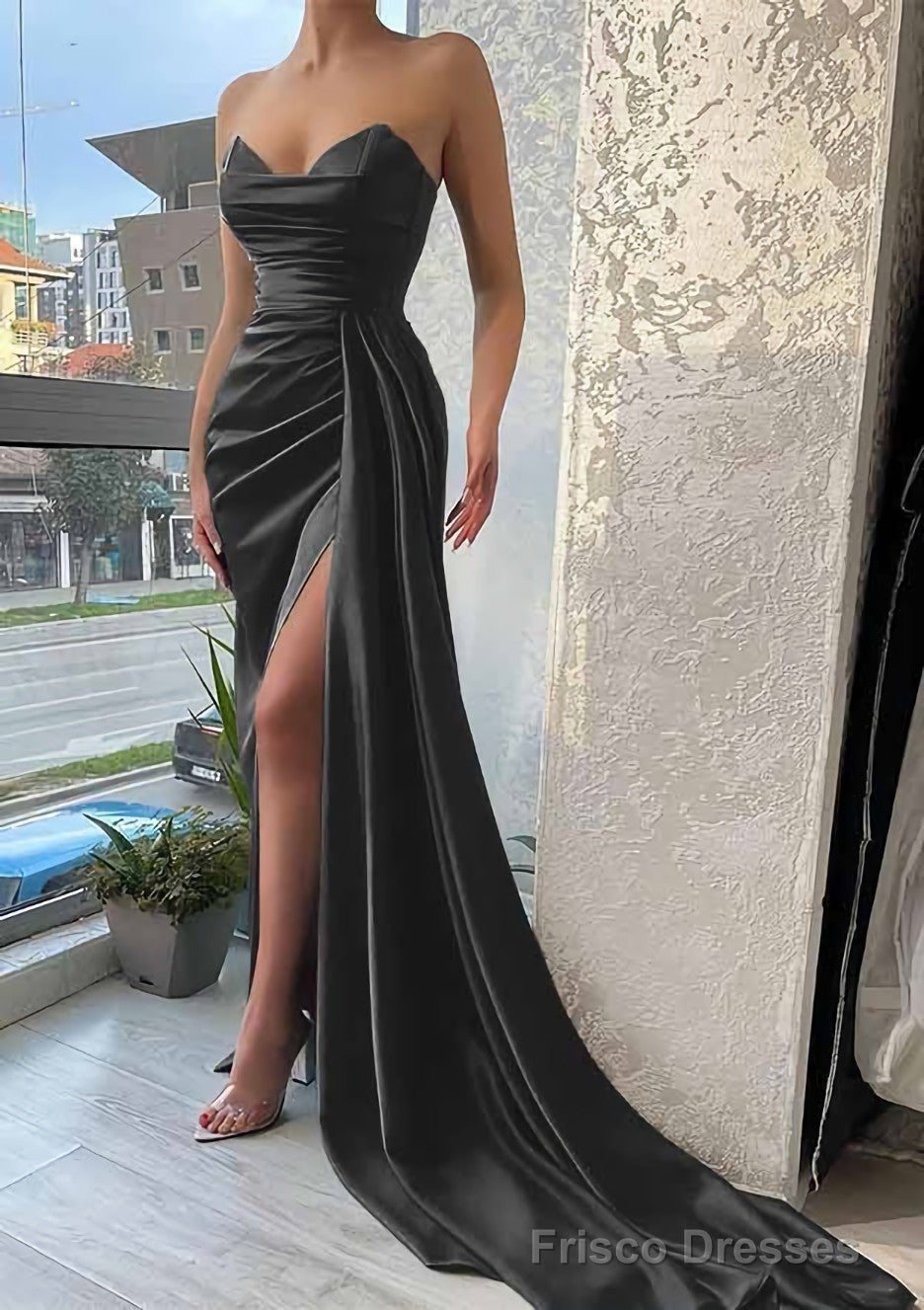 Trumpet/Mermaid Sweetheart Strapless Court Train Satin Prom Dresses With Pleated Split