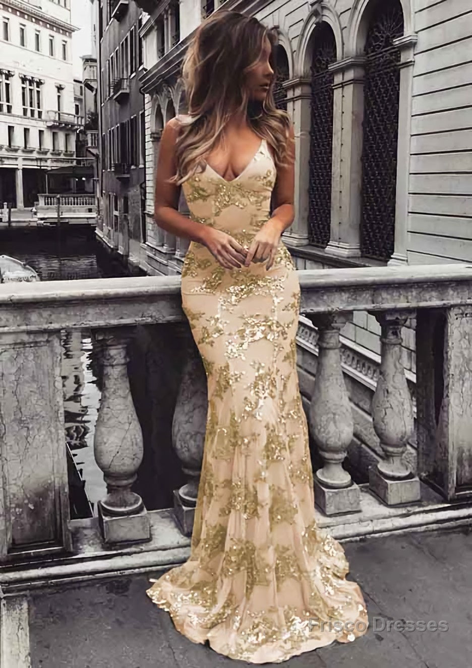 chinese dress ladies Mermaid V-Neck Natural Chapel Train Lace Tulle Wedding Dress COCOMELODY CW3258, 45 Days / Ivory / US0-UK2-EUR30