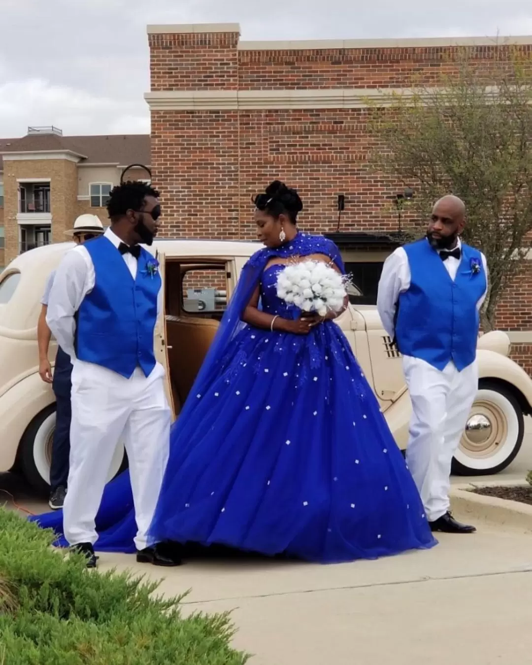 Tulle Ball Gown Quinceanera Dresses With Cape Prom Dress