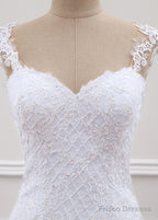 Tulle Trumpet/Mermaid Sweep Train Wedding Dresses
