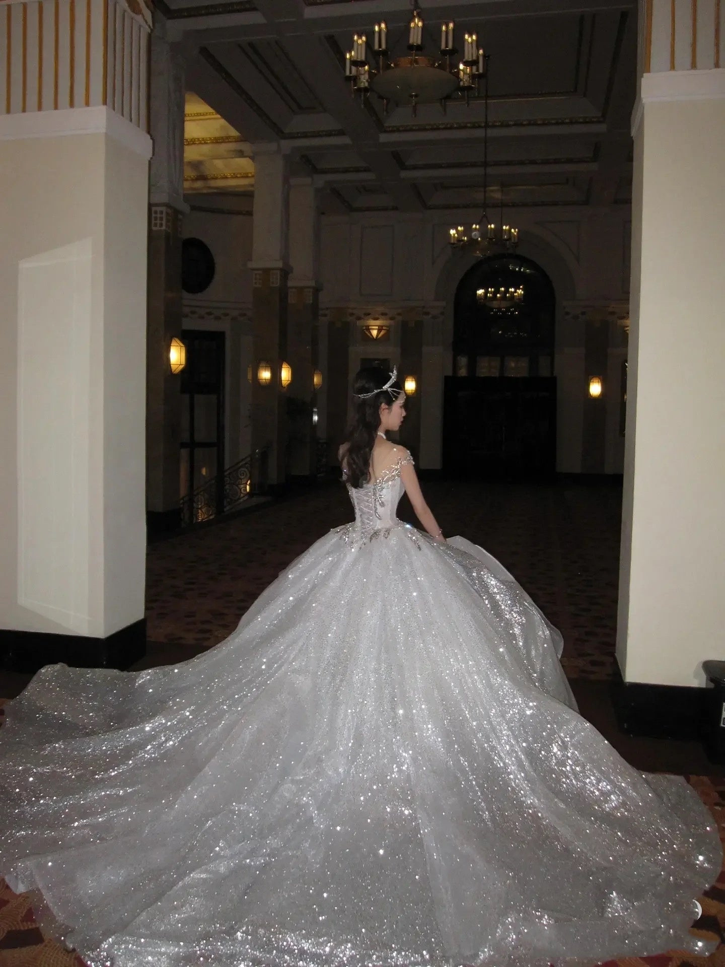Unique Bridal Dress Ball Gown Scoop White Sequin Long Wedding Dresses