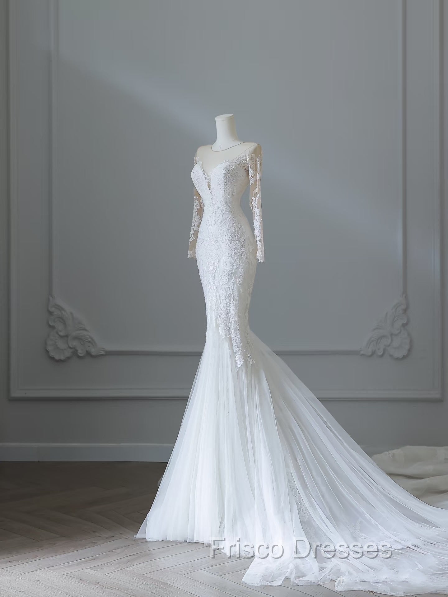 Unique Mermaid Scoop Neckline Long Sleeves Wedding Dress White Brides Dress Secondary image